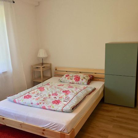 Mayen, Im Moehren, Privatzimmer Nr2, Waldrand, Naehe Nuerburgring & Burg Eltz, Gemeinschaftsbad Exterior photo