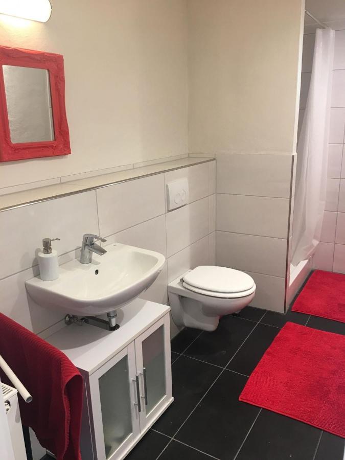 Mayen, Im Moehren, Privatzimmer Nr2, Waldrand, Naehe Nuerburgring & Burg Eltz, Gemeinschaftsbad Exterior photo